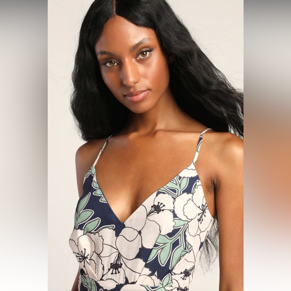 Lulu’s NWT Floral Romper - Picture 4 of 9